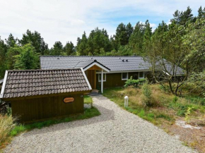 Gorgeous Holiday Home in N rre Nebel with Jacuzzi